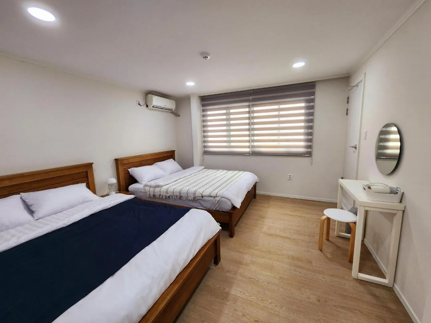Апартаменты Hongdae Station House Сеул